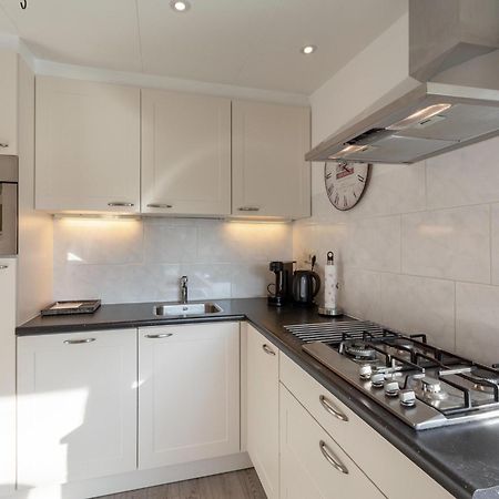 Stylish Bungalow With A Large Garden Sint Maartensvlotbrug Екстер'єр фото