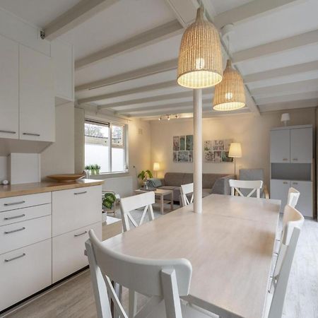 Stylish Bungalow With A Large Garden Sint Maartensvlotbrug Екстер'єр фото