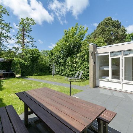 Stylish Bungalow With A Large Garden Sint Maartensvlotbrug Екстер'єр фото