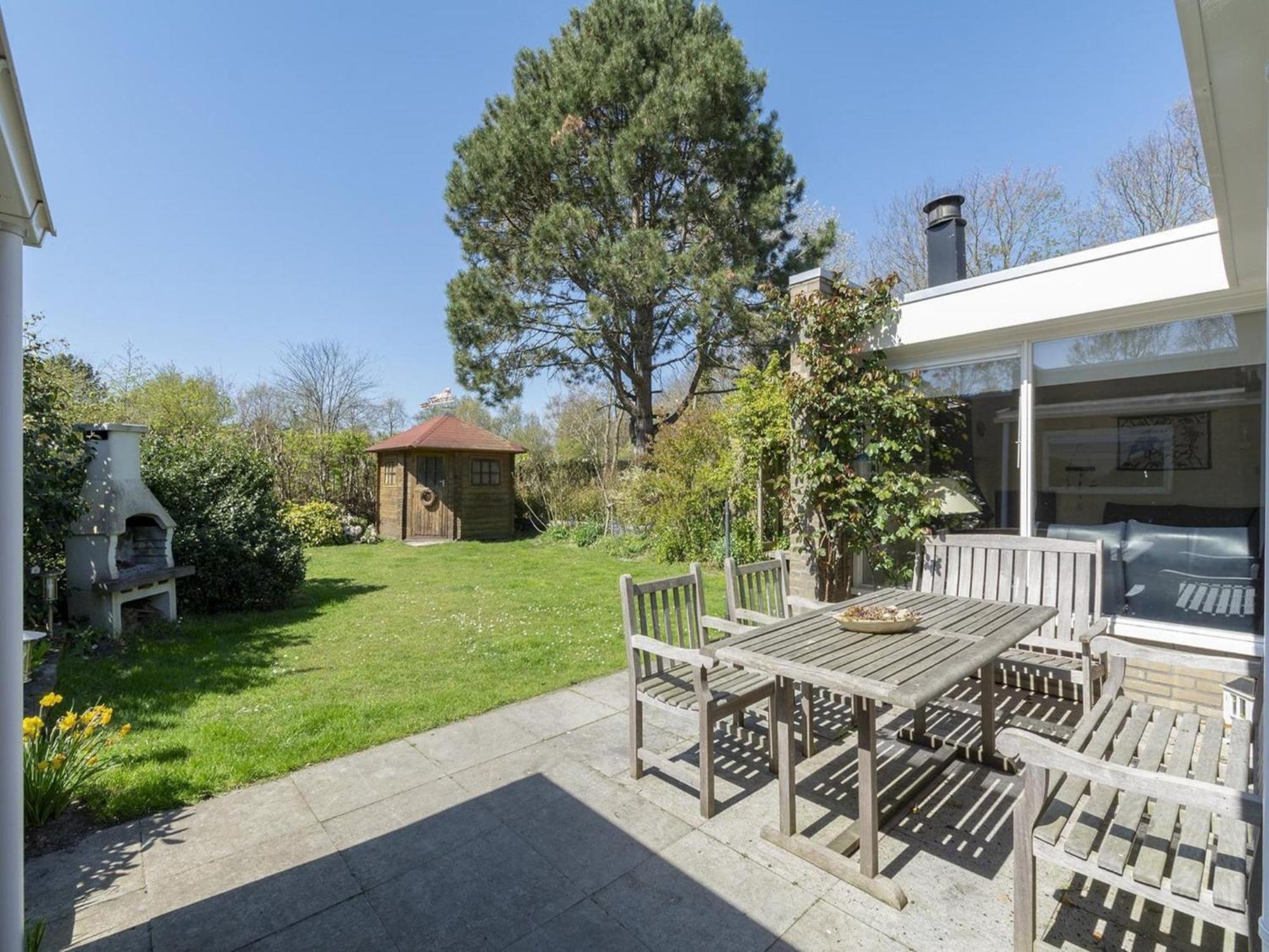 Stylish Bungalow With A Large Garden Sint Maartensvlotbrug Екстер'єр фото