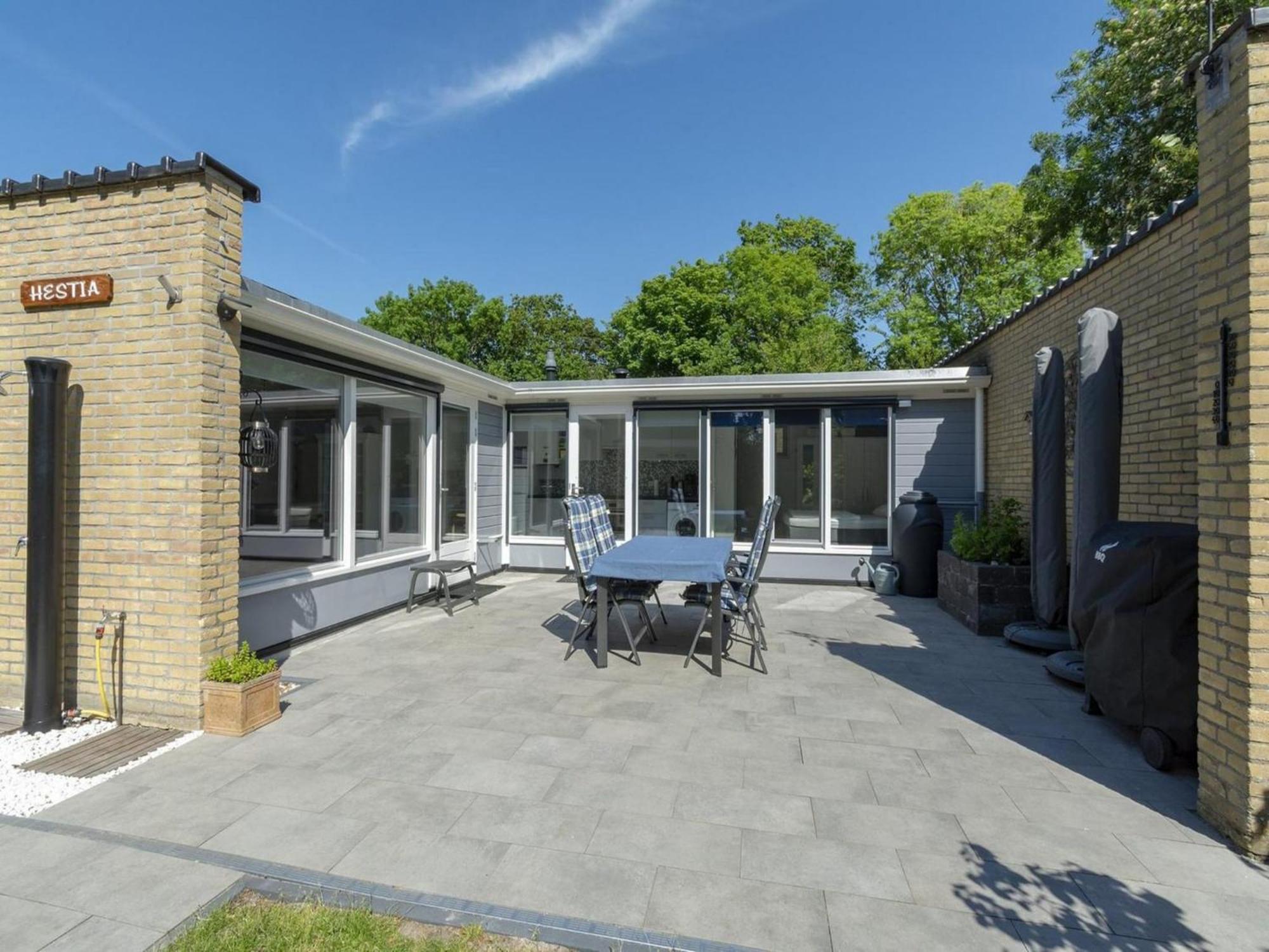 Stylish Bungalow With A Large Garden Sint Maartensvlotbrug Екстер'єр фото