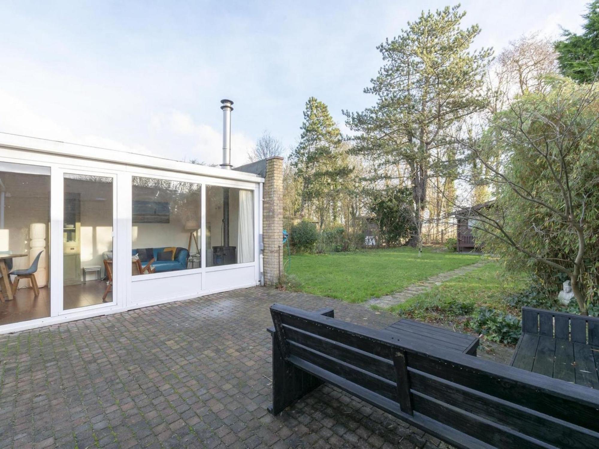 Stylish Bungalow With A Large Garden Sint Maartensvlotbrug Екстер'єр фото