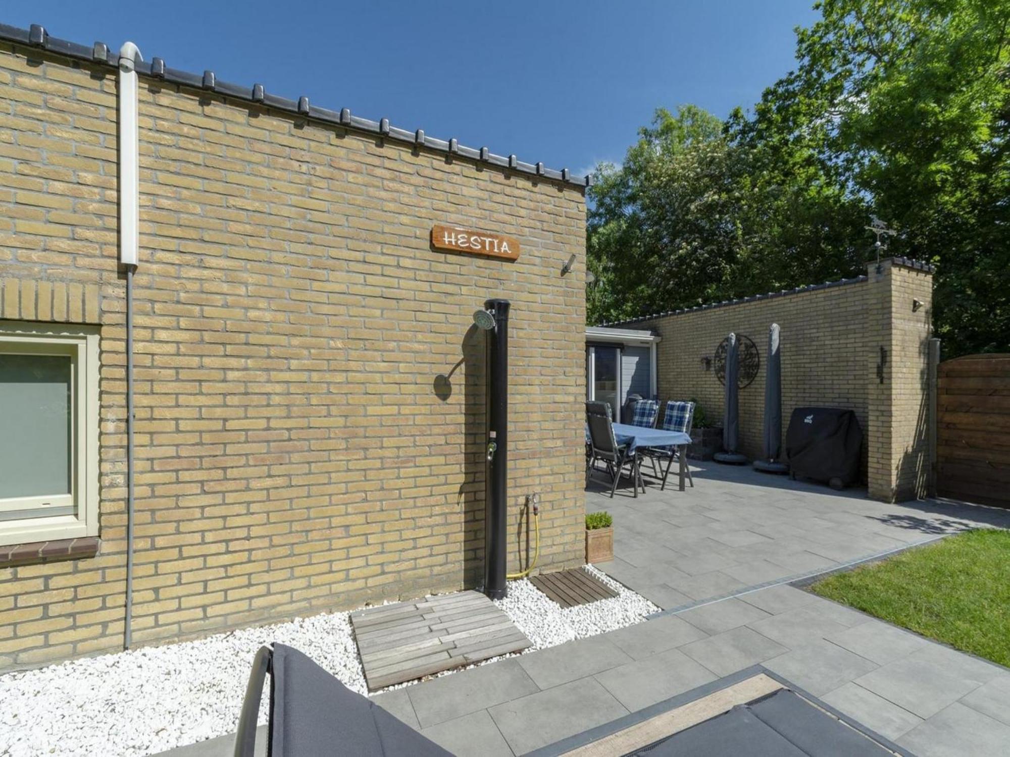 Stylish Bungalow With A Large Garden Sint Maartensvlotbrug Екстер'єр фото