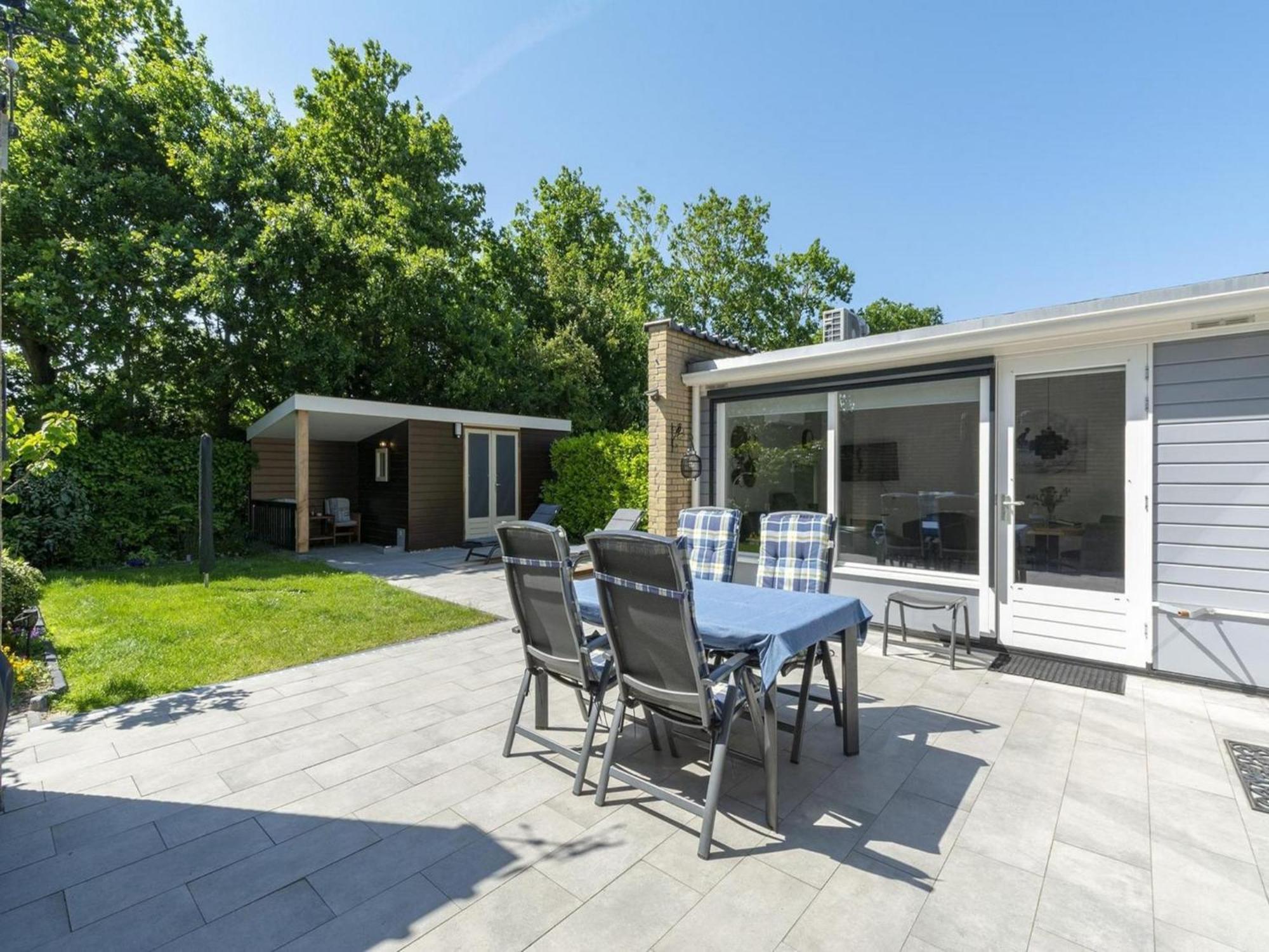 Stylish Bungalow With A Large Garden Sint Maartensvlotbrug Екстер'єр фото