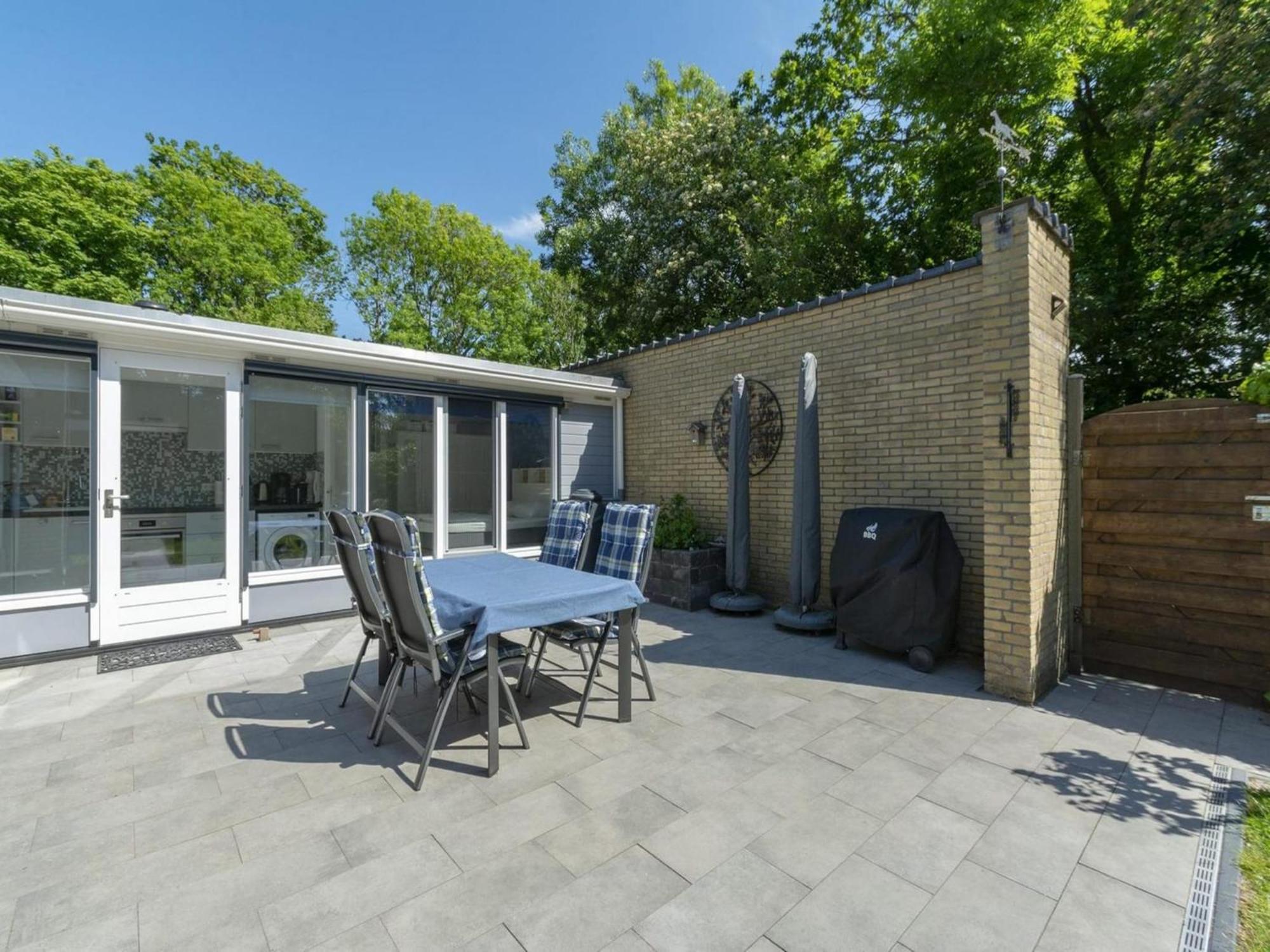 Stylish Bungalow With A Large Garden Sint Maartensvlotbrug Екстер'єр фото