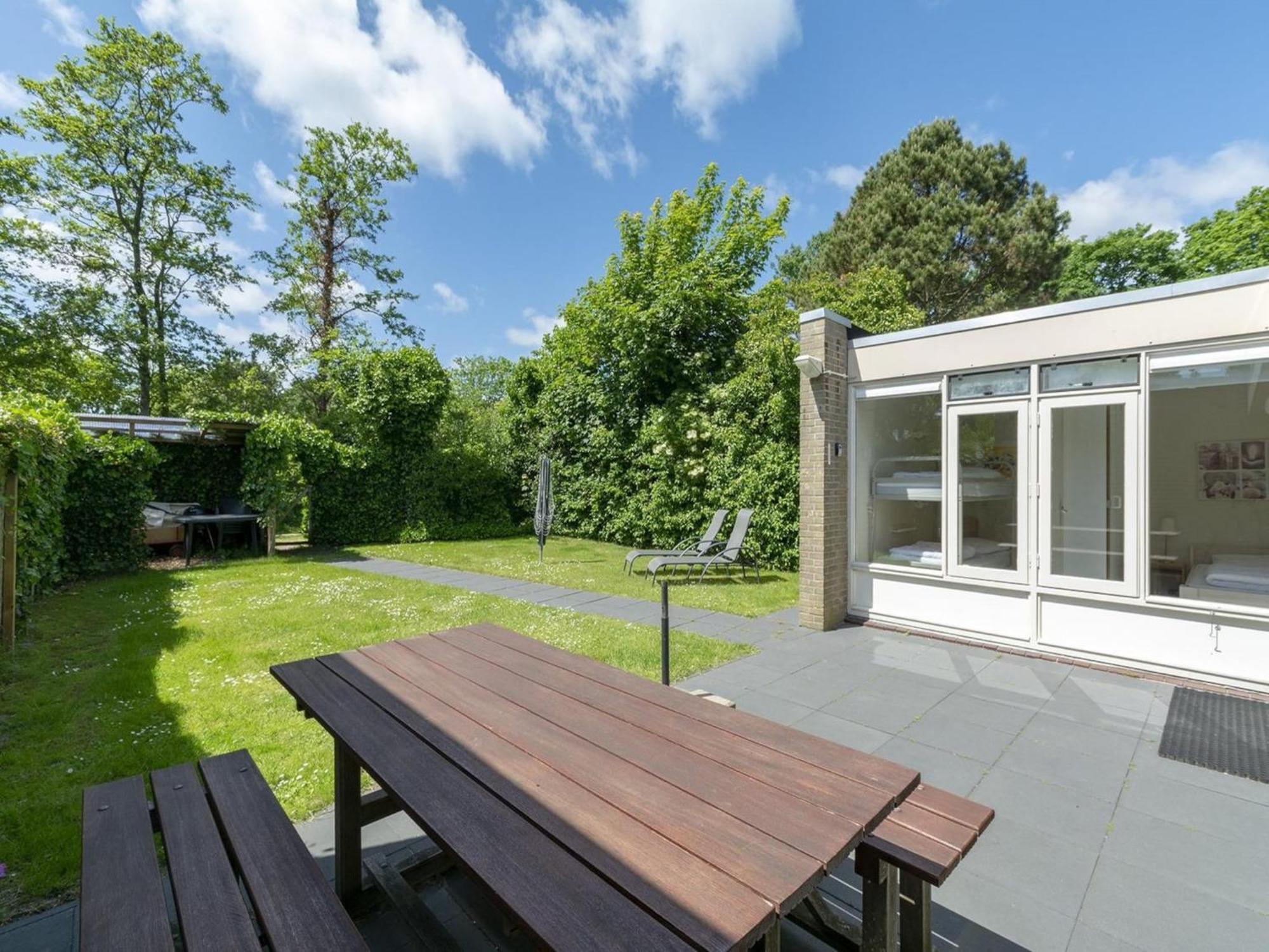 Stylish Bungalow With A Large Garden Sint Maartensvlotbrug Екстер'єр фото